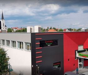 Miskolc neve sokáig nem tartozott a legfényesebb magyar városok közé. Bár még mindig sokan gondolják, hogy Borsod megye fővárosa a szürke ipar városa, hatalmas fejlődésen ment keresztül az utóbbi években. Miskolc ma már a gyönyörű Szinva-parttal, pezsgő kulturális életével és a Casino Miskolc révén vonzza a turistákat.